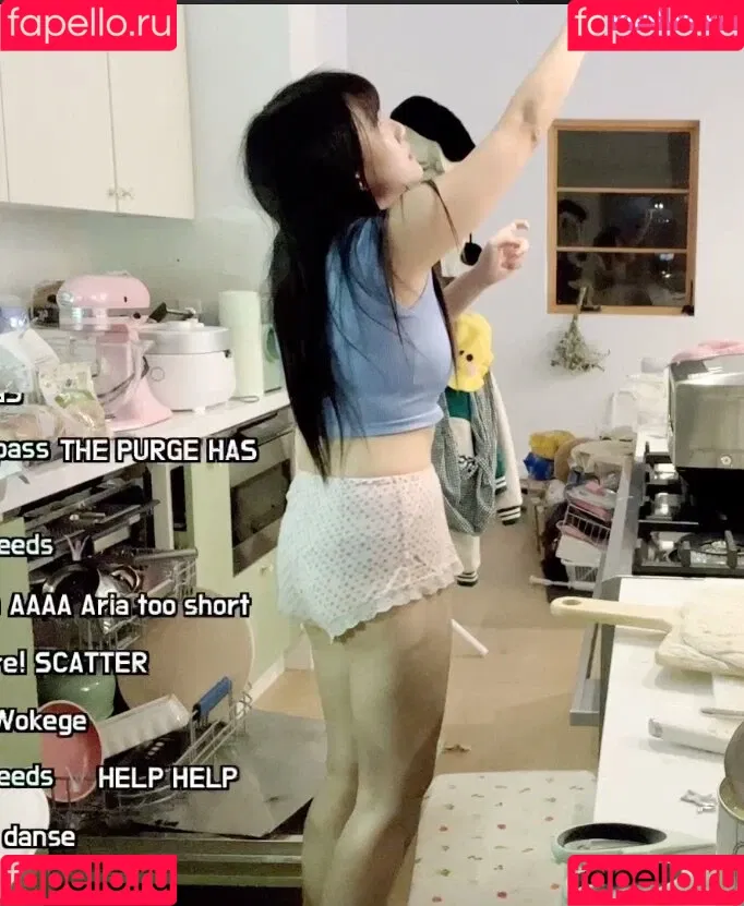 AriaSaki / annoyingaria Onlyfans Photo Gallery 