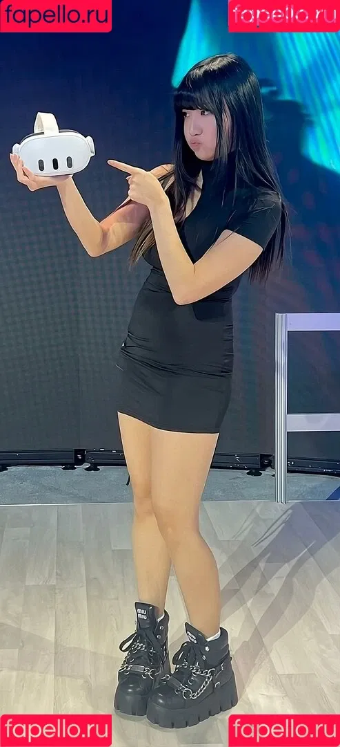 AriaSaki / annoyingaria Onlyfans Photo Gallery 