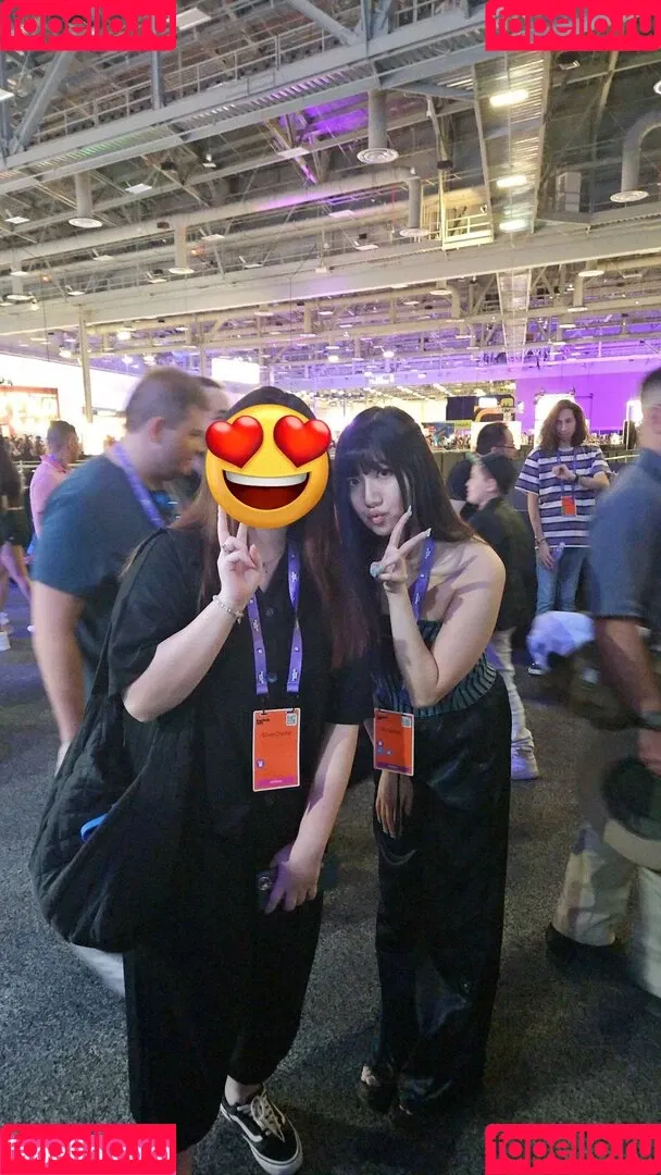AriaSaki / annoyingaria Onlyfans Photo Gallery 