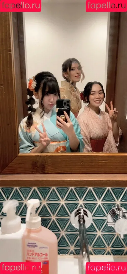 AriaSaki / annoyingaria Onlyfans Photo Gallery 