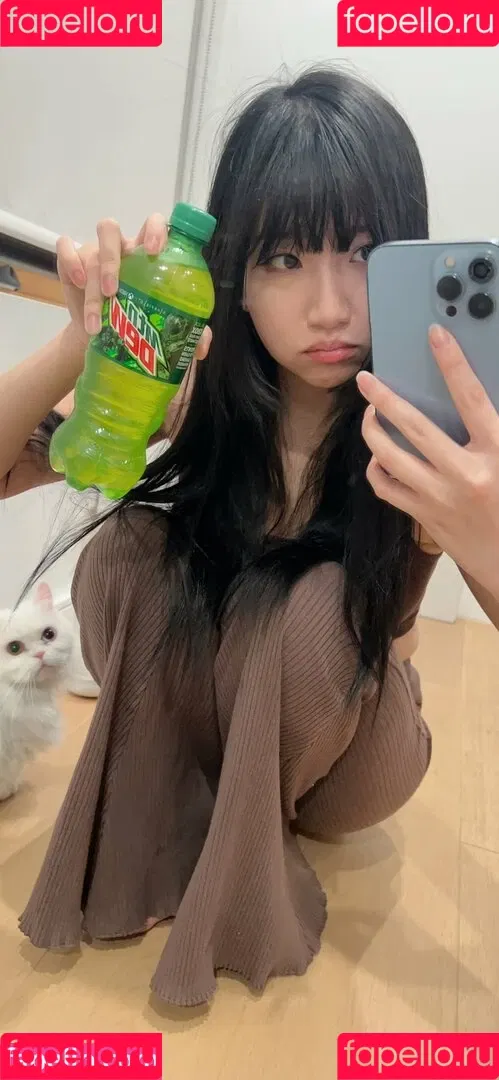 AriaSaki / annoyingaria Onlyfans Photo Gallery 