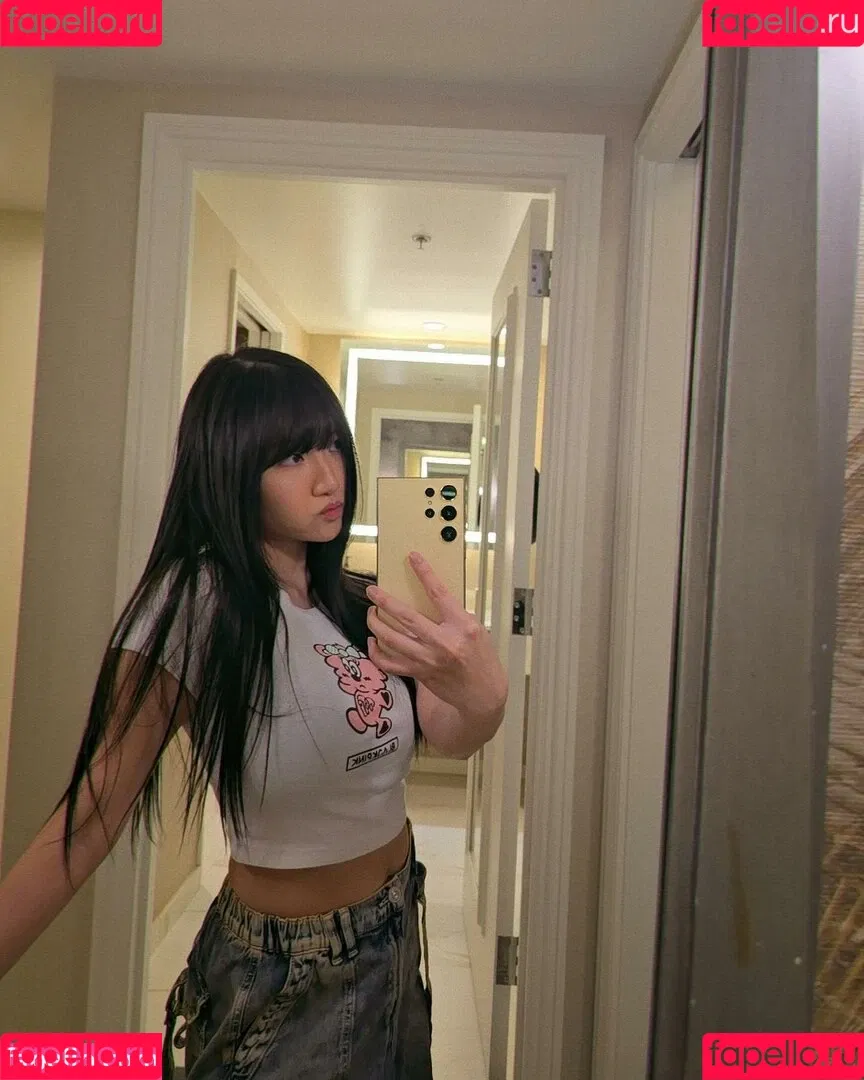 AriaSaki / annoyingaria Onlyfans Photo Gallery 
