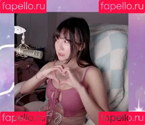 AriaSaki / annoyingaria Onlyfans Photo Gallery 
