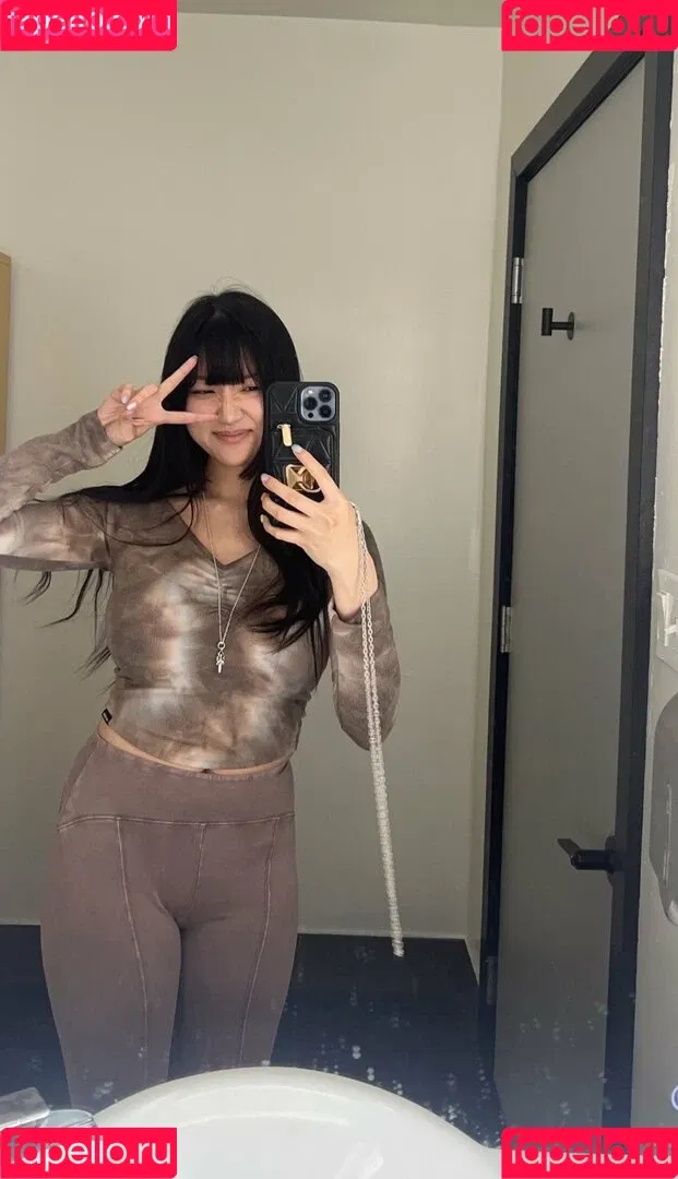 AriaSaki / annoyingaria Onlyfans Photo Gallery 