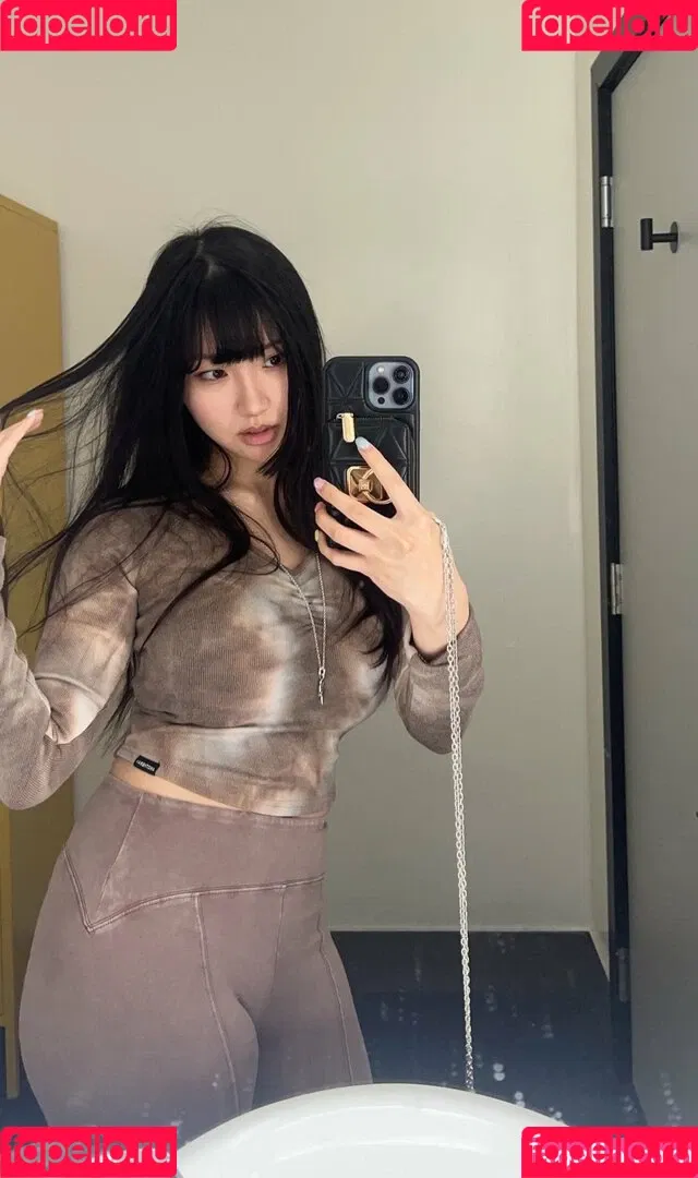 AriaSaki / annoyingaria Onlyfans Photo Gallery 