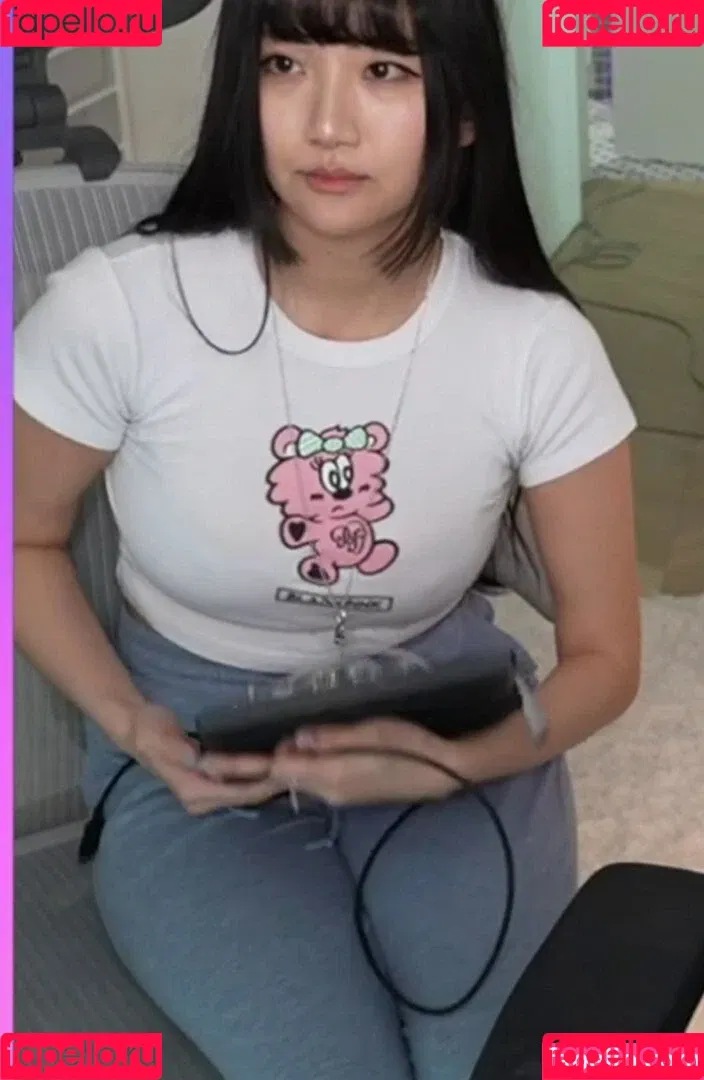AriaSaki / annoyingaria Onlyfans Photo Gallery 