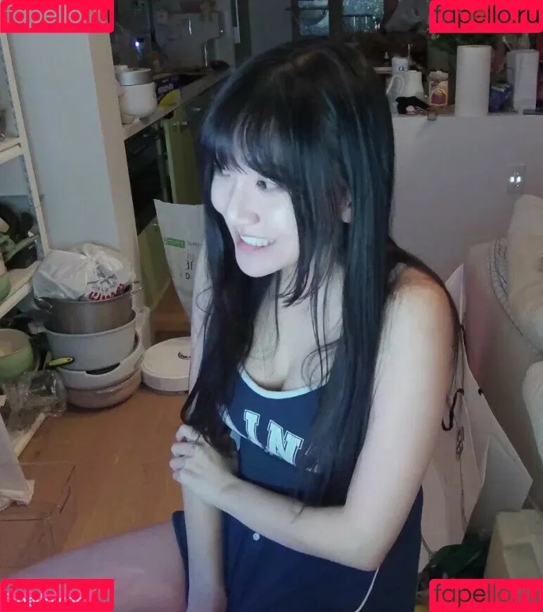 AriaSaki / annoyingaria Onlyfans Photo Gallery 