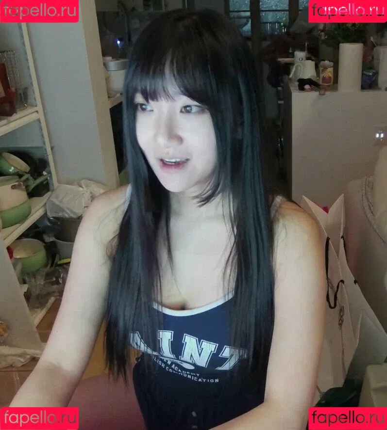 AriaSaki / annoyingaria Onlyfans Photo Gallery 
