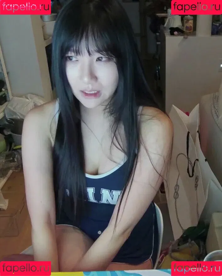 AriaSaki / annoyingaria Onlyfans Photo Gallery 