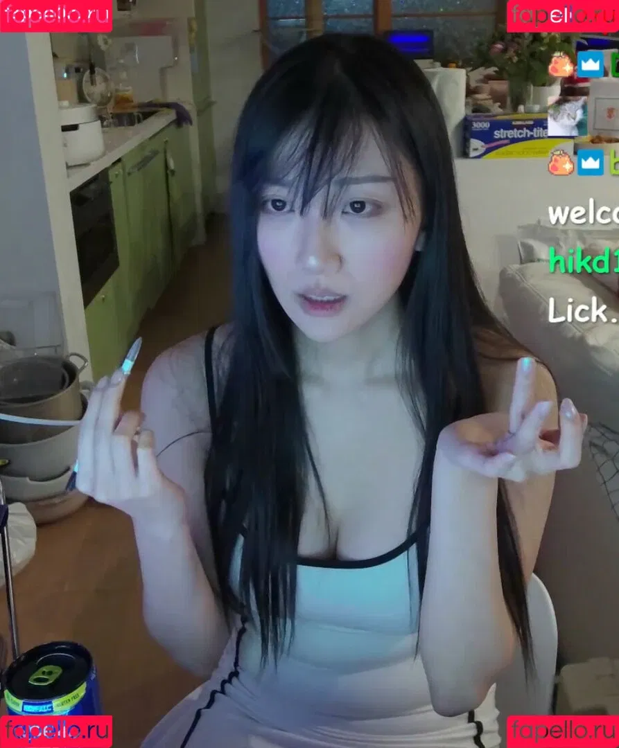 AriaSaki / annoyingaria Onlyfans Photo Gallery 