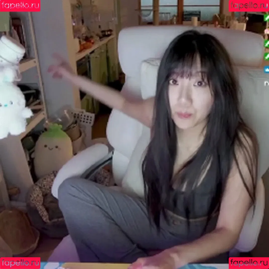 AriaSaki / annoyingaria Onlyfans Photo Gallery 