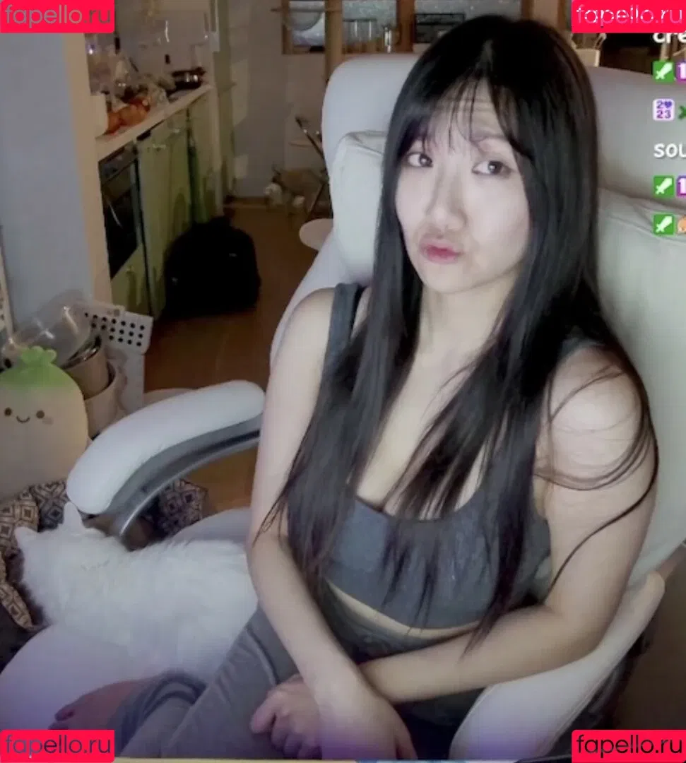 AriaSaki / annoyingaria Onlyfans Photo Gallery 