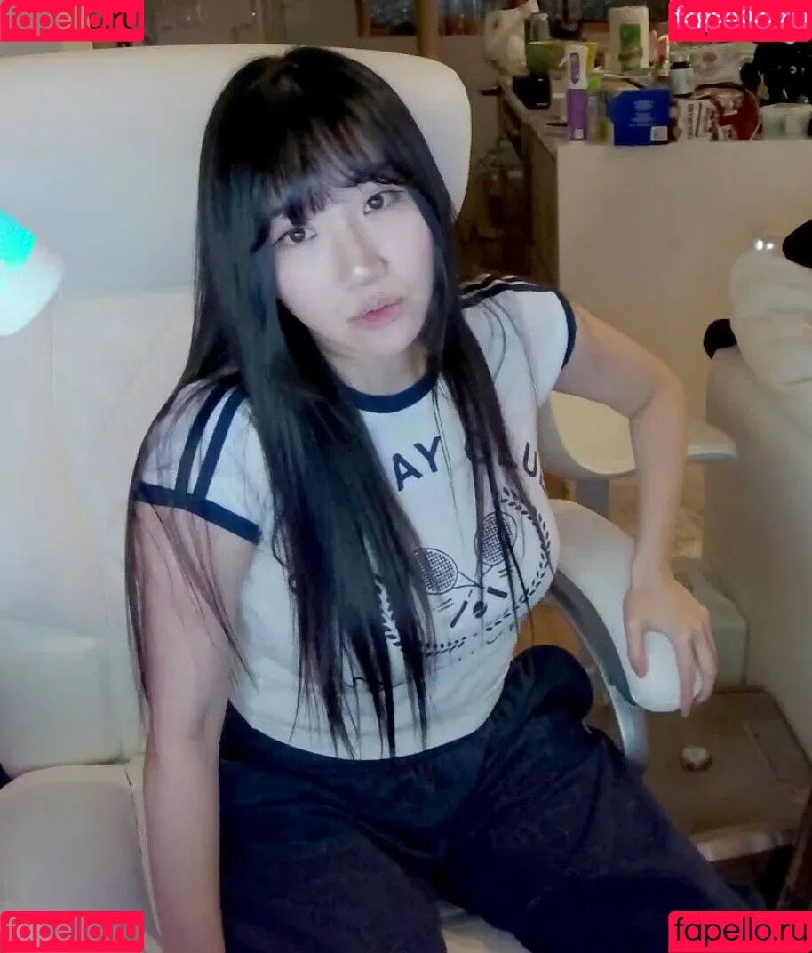 AriaSaki / annoyingaria Onlyfans Photo Gallery 