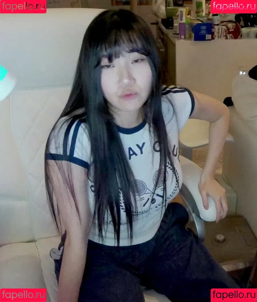 AriaSaki / annoyingaria Onlyfans Photo Gallery 