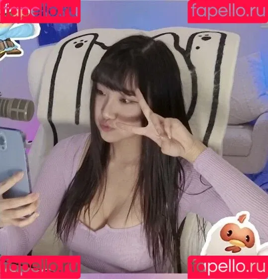 AriaSaki / annoyingaria Onlyfans Photo Gallery 