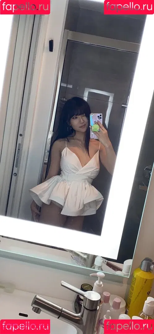 AriaSaki / annoyingaria Onlyfans Photo Gallery 