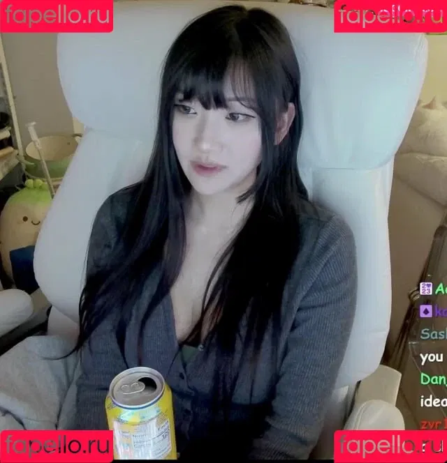 AriaSaki / annoyingaria Onlyfans Photo Gallery 
