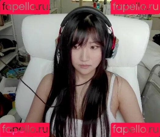 AriaSaki / annoyingaria Onlyfans Photo Gallery 