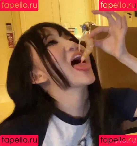 AriaSaki / annoyingaria Onlyfans Photo Gallery 