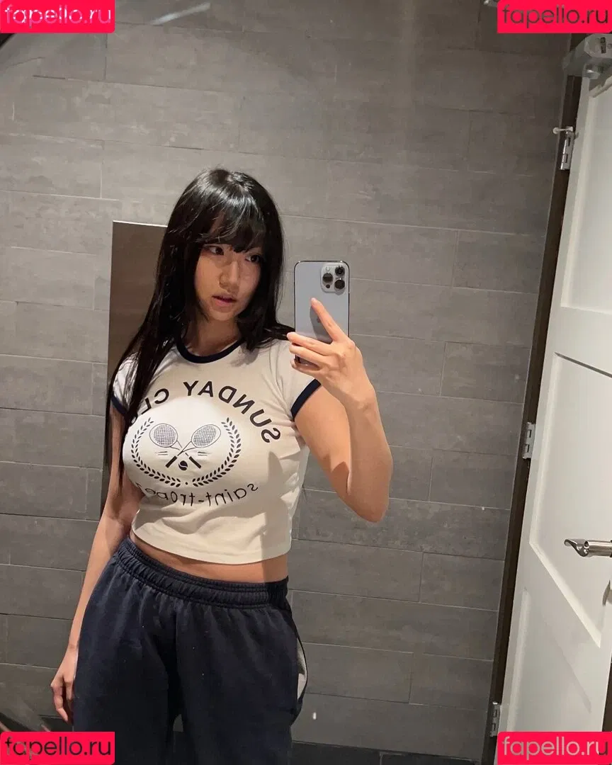 AriaSaki / annoyingaria Onlyfans Photo Gallery 