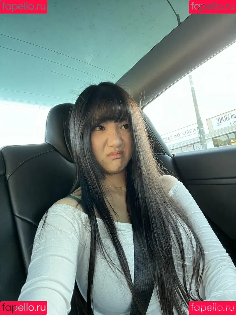 AriaSaki / annoyingaria Onlyfans Photo Gallery 
