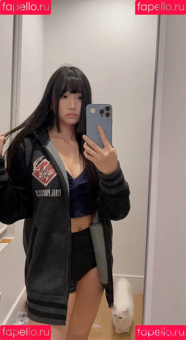 AriaSaki / annoyingaria Onlyfans Photo Gallery 