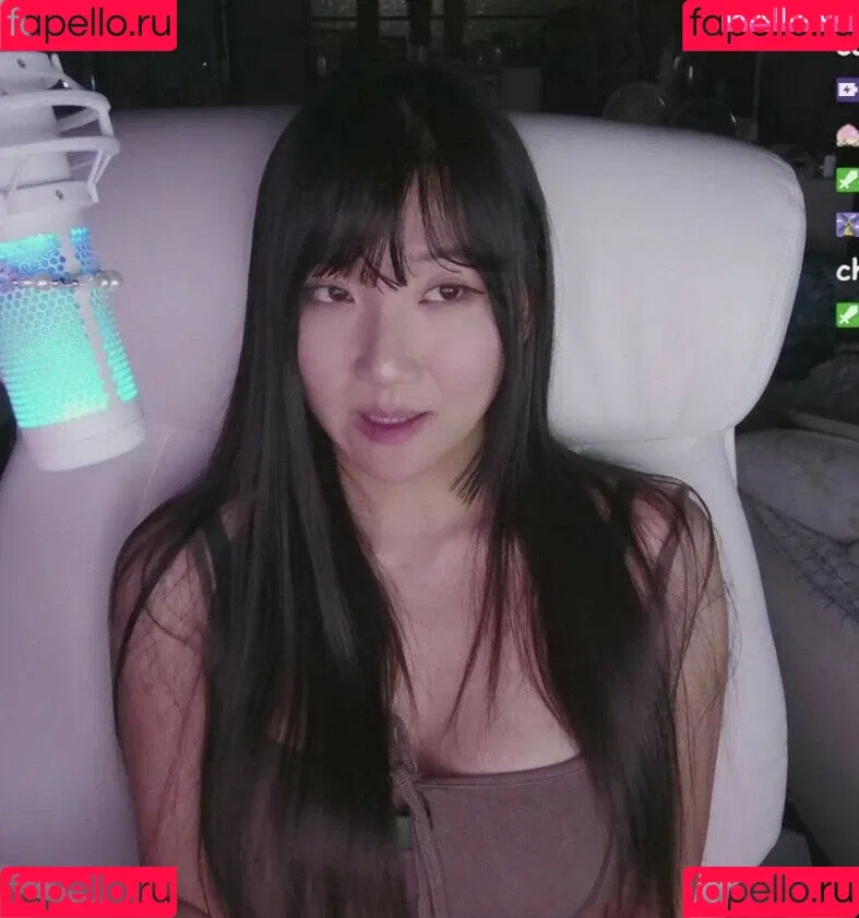 AriaSaki / annoyingaria Onlyfans Photo Gallery 