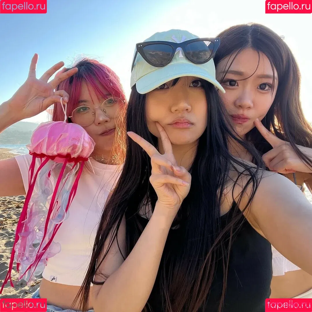 AriaSaki / annoyingaria Onlyfans Photo Gallery 