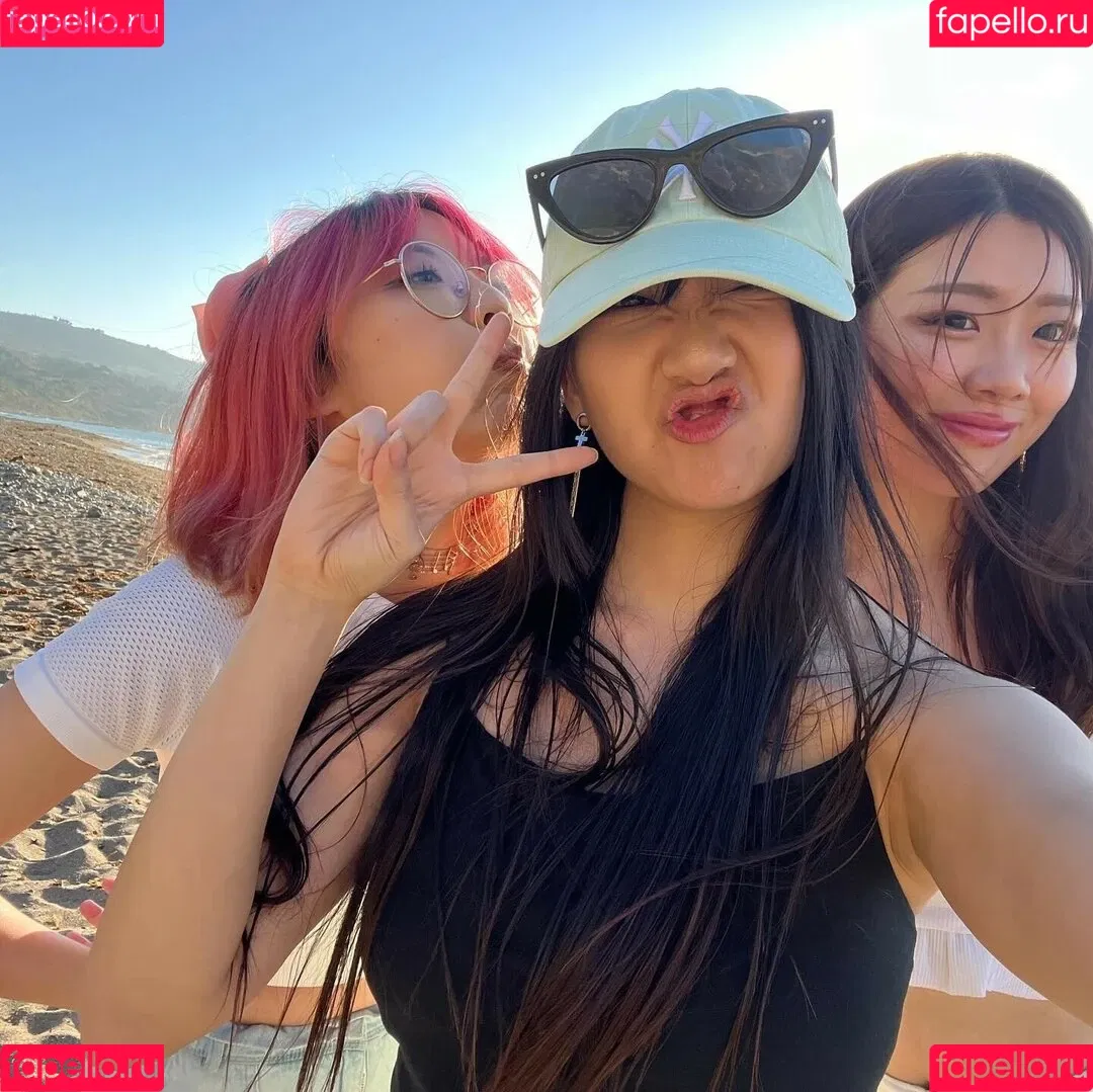 AriaSaki / annoyingaria Onlyfans Photo Gallery 