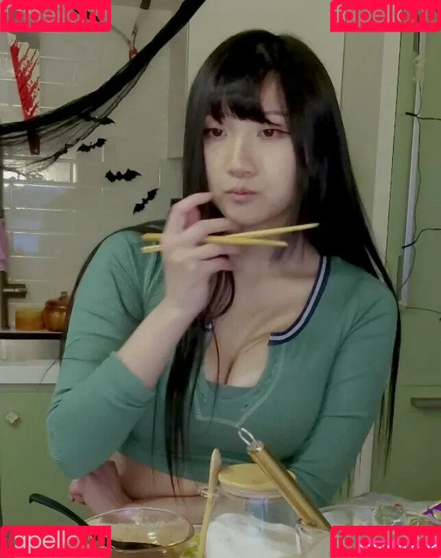 AriaSaki / annoyingaria Onlyfans Photo Gallery 