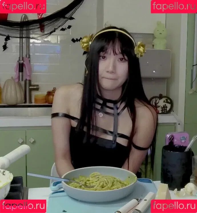 AriaSaki / annoyingaria Onlyfans Photo Gallery 