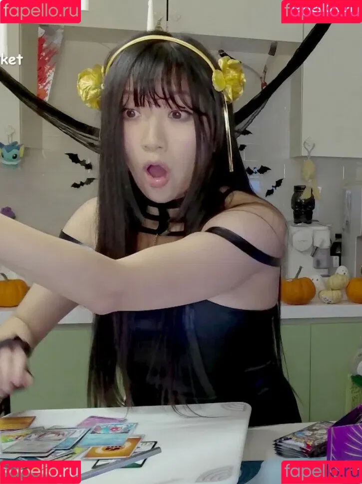 AriaSaki / annoyingaria Onlyfans Photo Gallery 