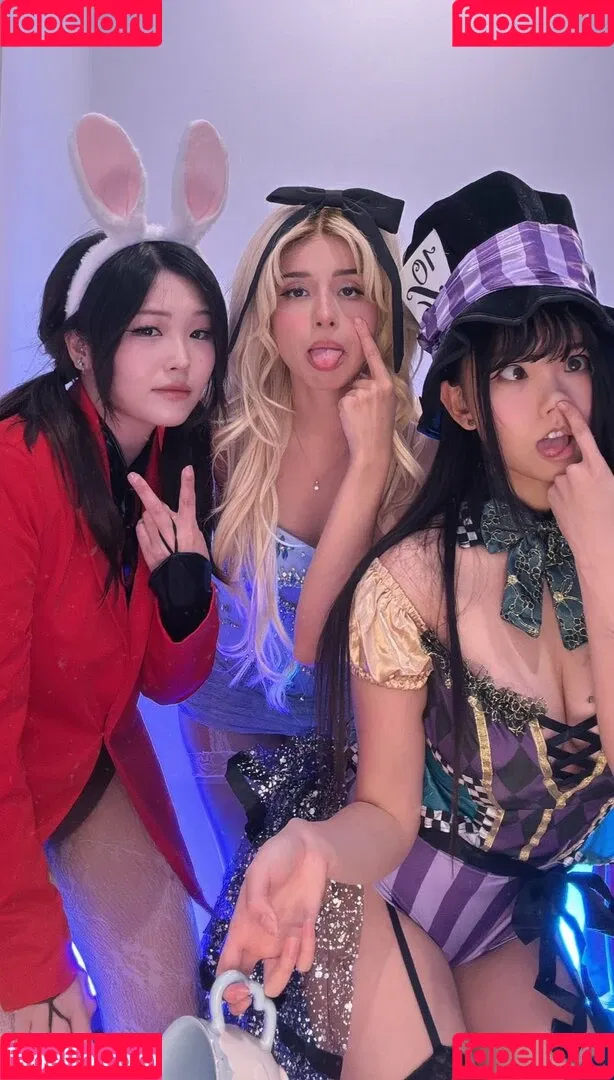 AriaSaki / annoyingaria Onlyfans Photo Gallery 