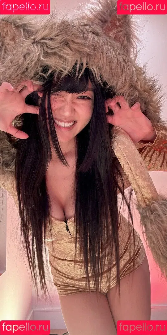 AriaSaki / annoyingaria Onlyfans Photo Gallery 