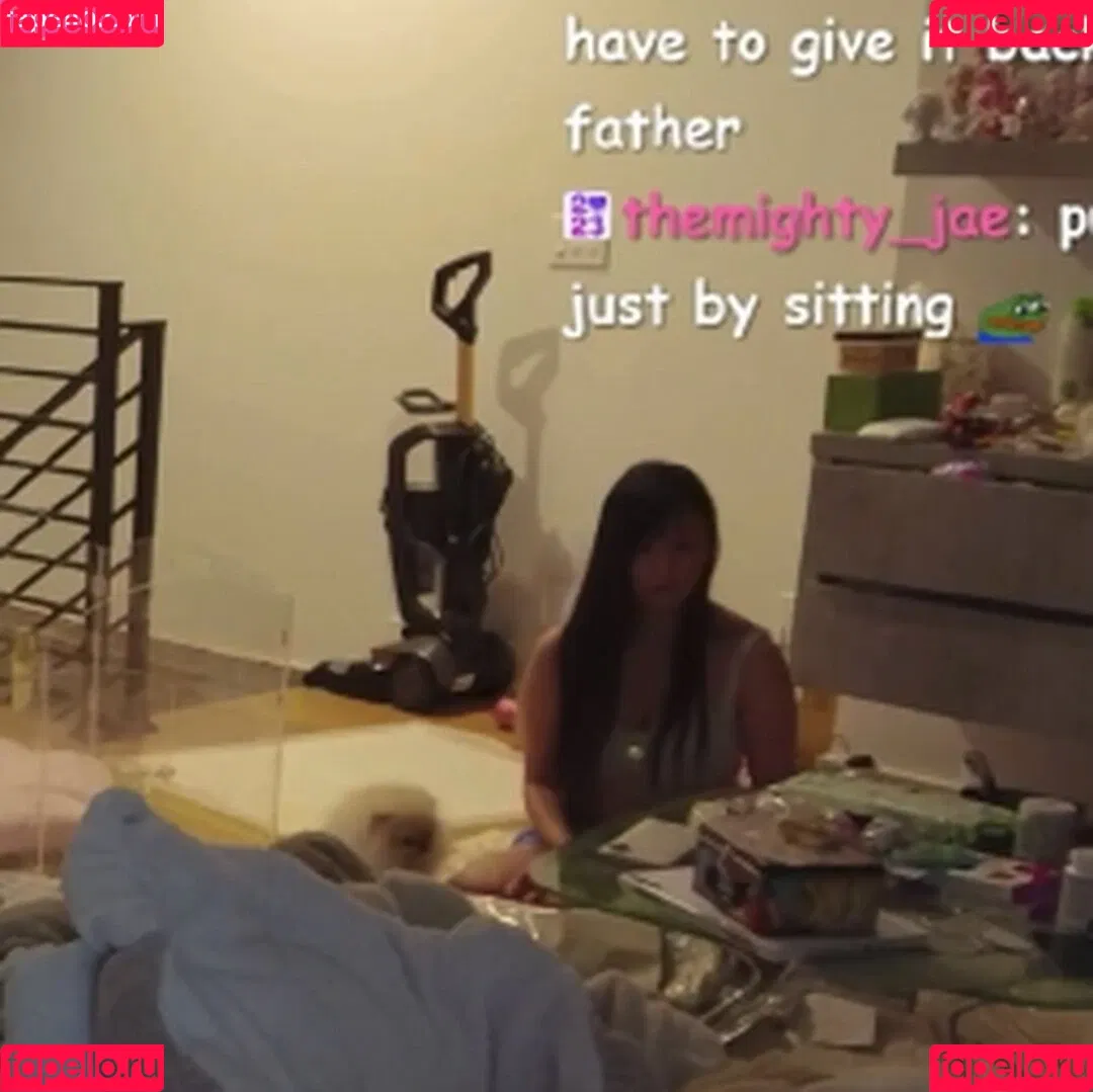 AriaSaki / annoyingaria Onlyfans Photo Gallery 