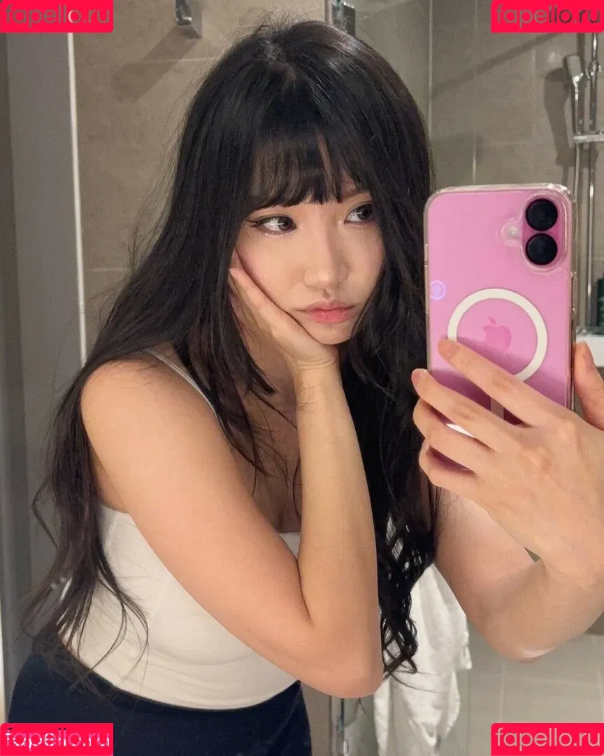 AriaSaki / annoyingaria Onlyfans Photo Gallery 