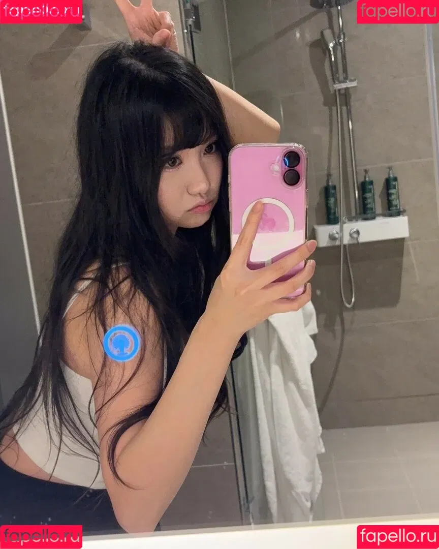 AriaSaki / annoyingaria Onlyfans Photo Gallery 