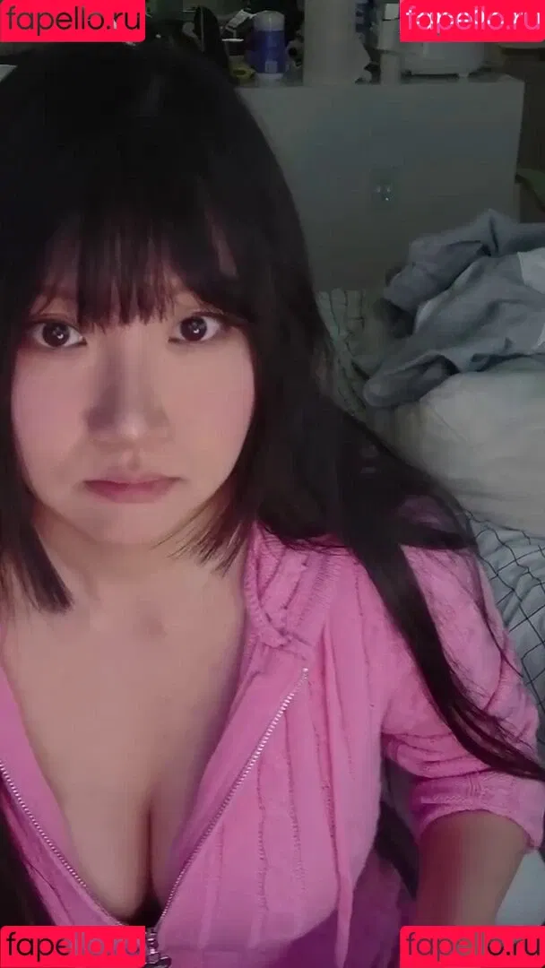 AriaSaki / annoyingaria Onlyfans Photo Gallery 