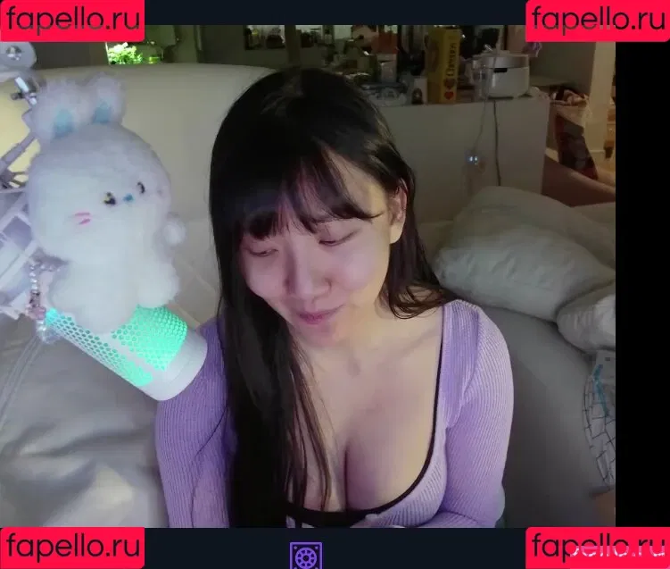 AriaSaki / annoyingaria Onlyfans Photo Gallery 