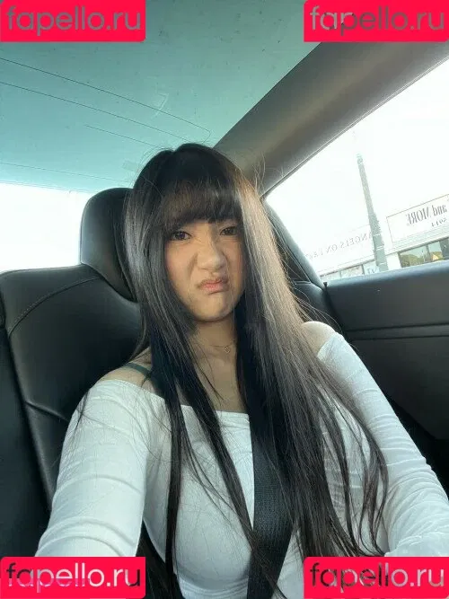 AriaSaki / annoyingaria Onlyfans Photo Gallery 