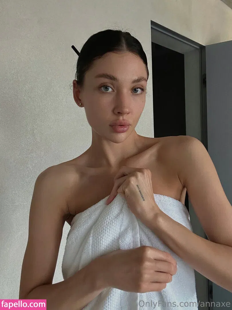 Anna Axe / Annaxe / annaaxannaax / annaxee Onlyfans Photo Gallery 