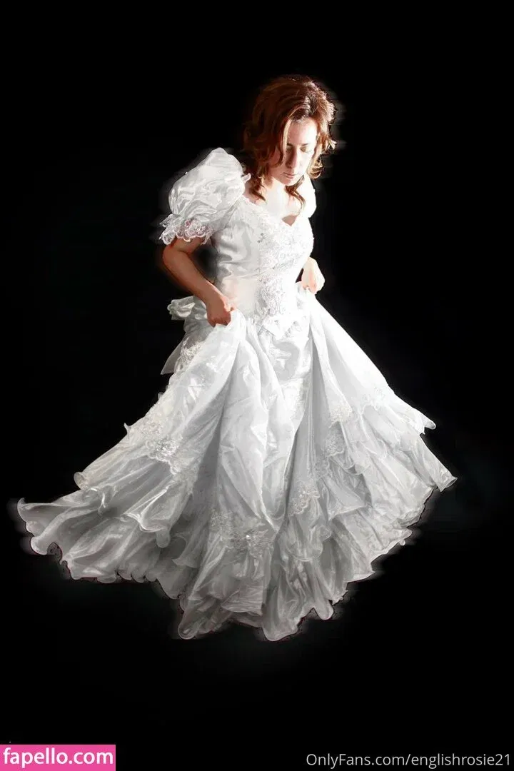 englishrosie21 / englishrosiee_rinsebeforeuse Onlyfans Photo Gallery 