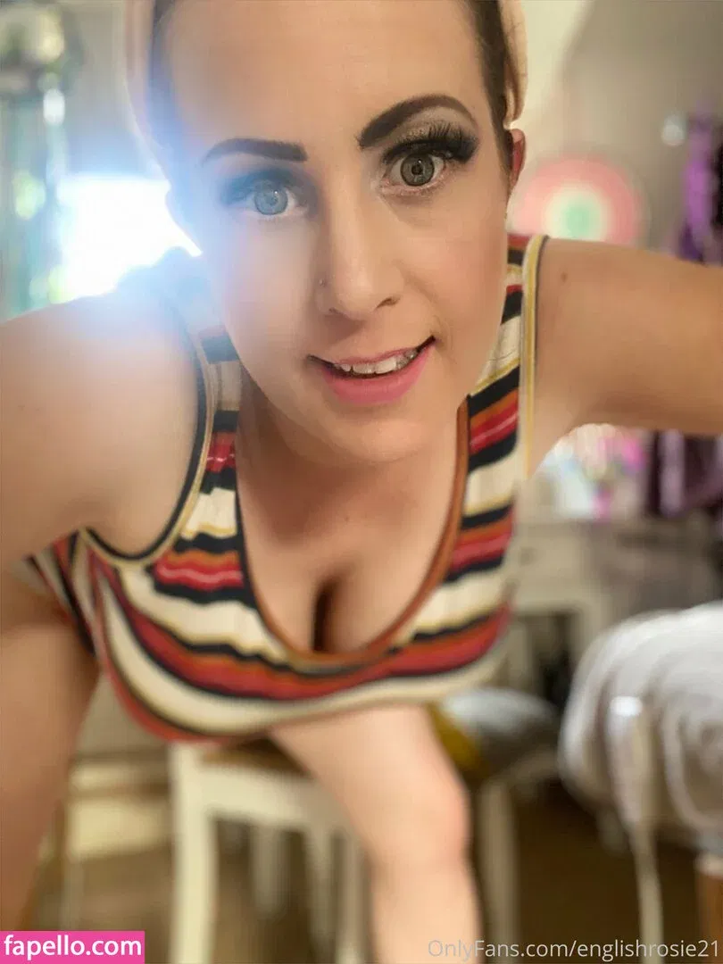englishrosie21 / englishrosiee_rinsebeforeuse Onlyfans Photo Gallery 