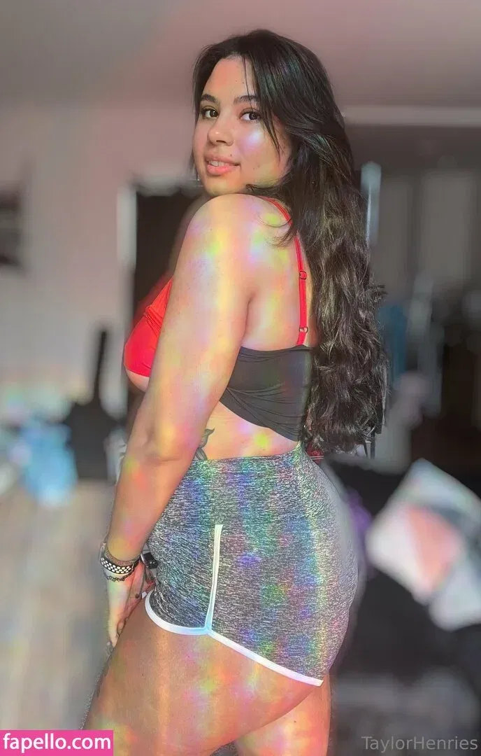 tayheners / taylorhenriesfree Onlyfans Photo Gallery 