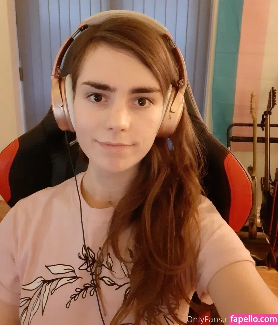 dovelark / dovelark_kitty / dovenlark Onlyfans Photo Gallery 