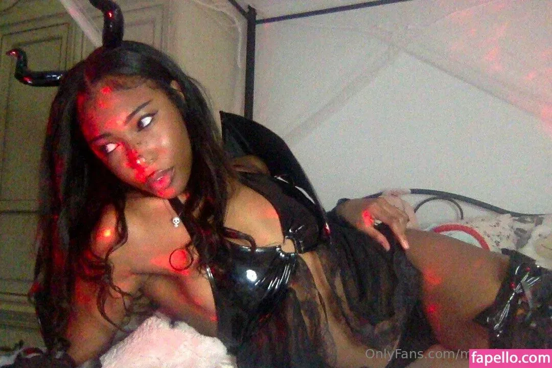 merkbert666 / meruhart666 Onlyfans Photo Gallery 