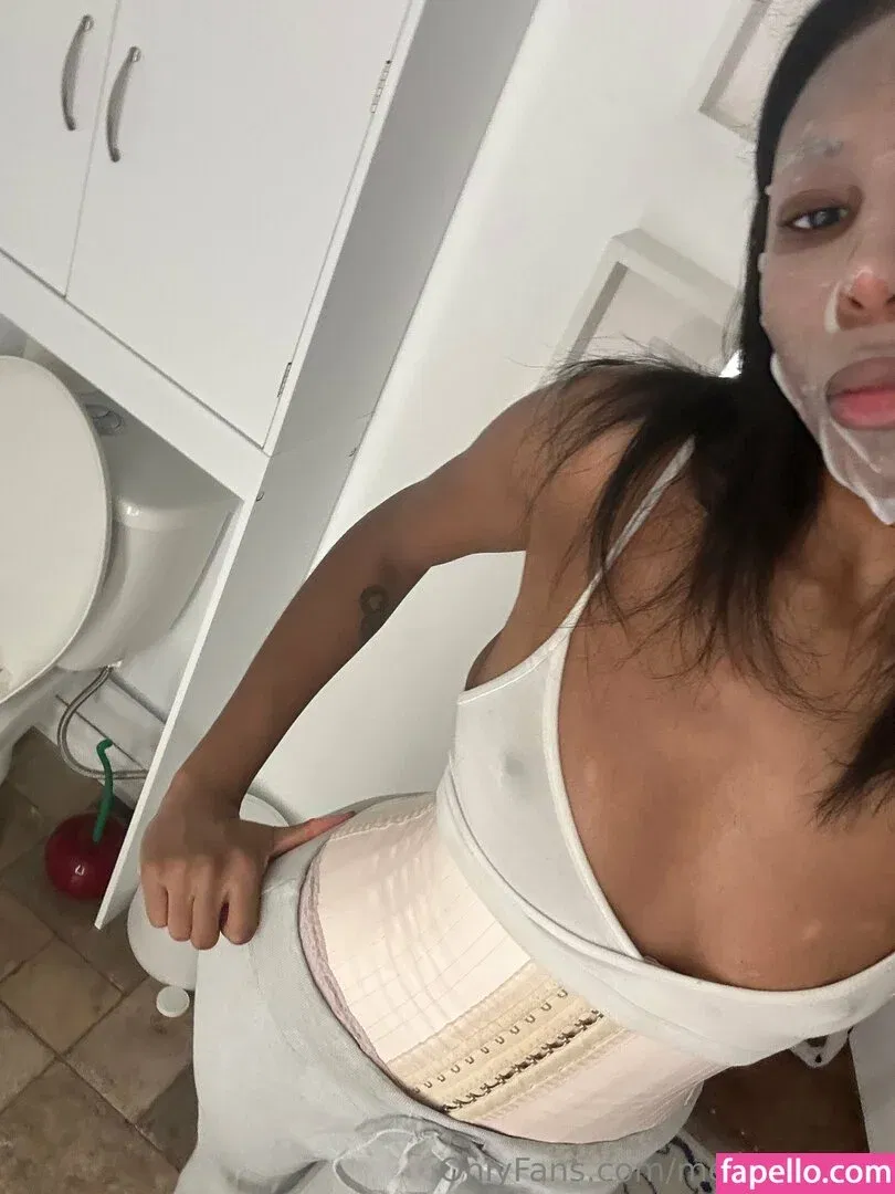 merkbert666 / meruhart666 Onlyfans Photo Gallery 