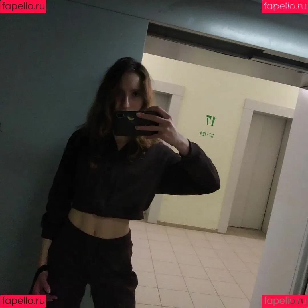 Alice & Haizlee / alicellani / alicexhaizlee Onlyfans Photo Gallery 