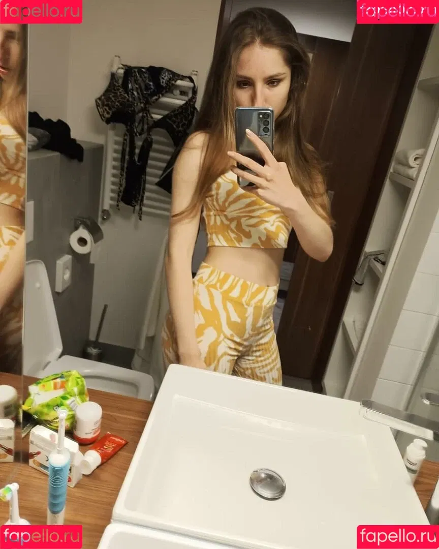 Alice & Haizlee / alicellani / alicexhaizlee Onlyfans Photo Gallery 