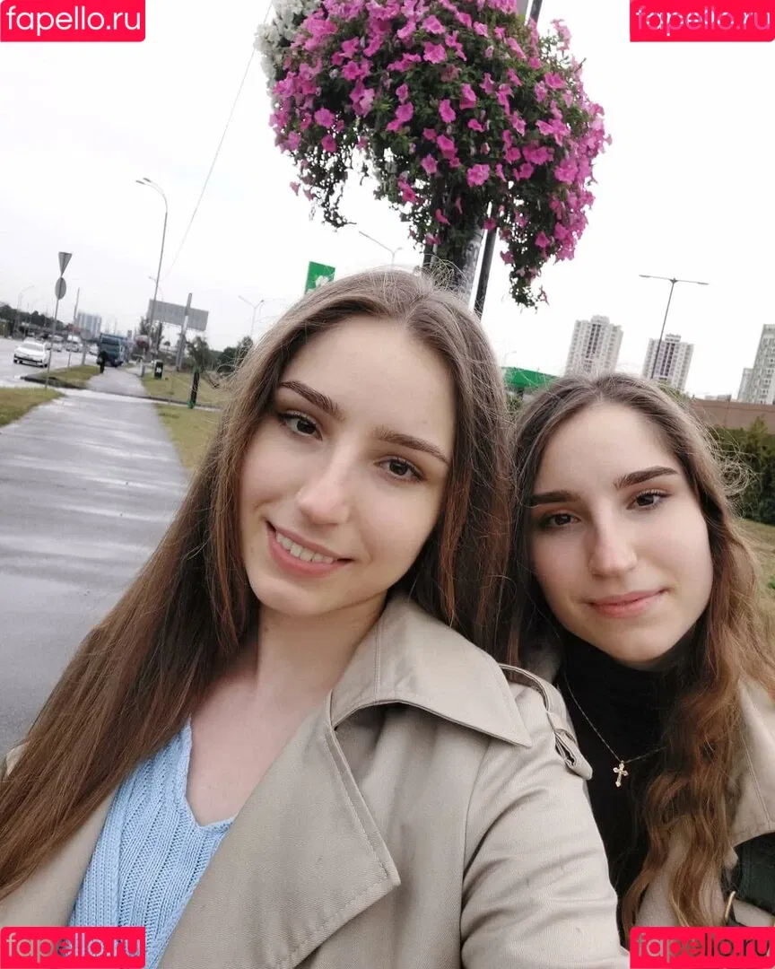 Alice & Haizlee / alicellani / alicexhaizlee Onlyfans Photo Gallery 